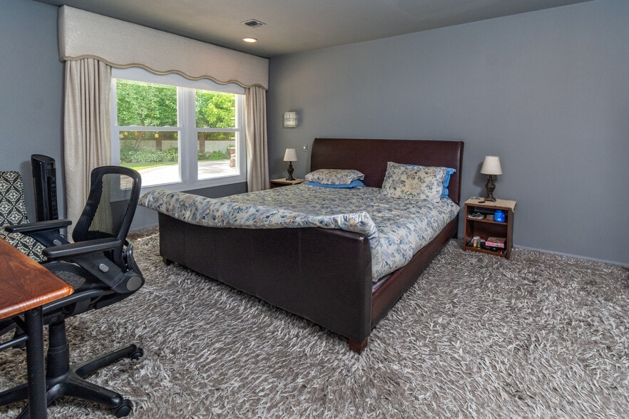 1st Floor Primary - 5 Nottingham Cir