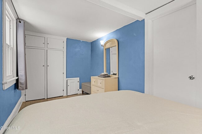 Building Photo - 67 Hill St