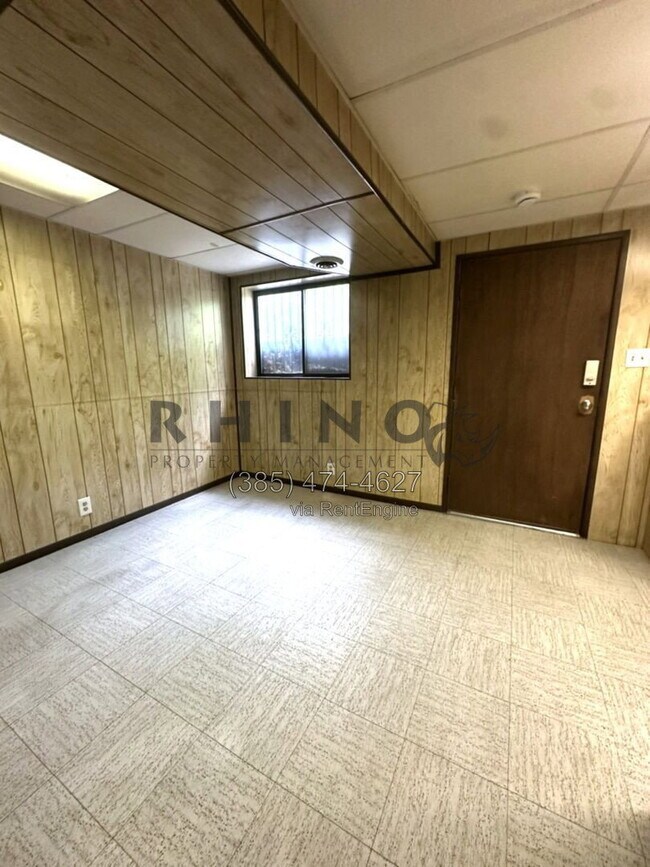 Building Photo - 825 W Arapahoe Ave