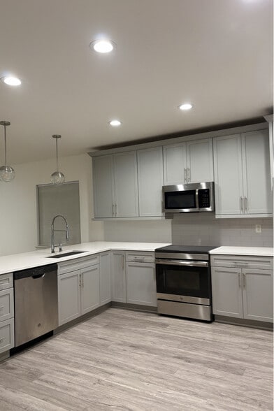 Building Photo - 6 Beebe Ln