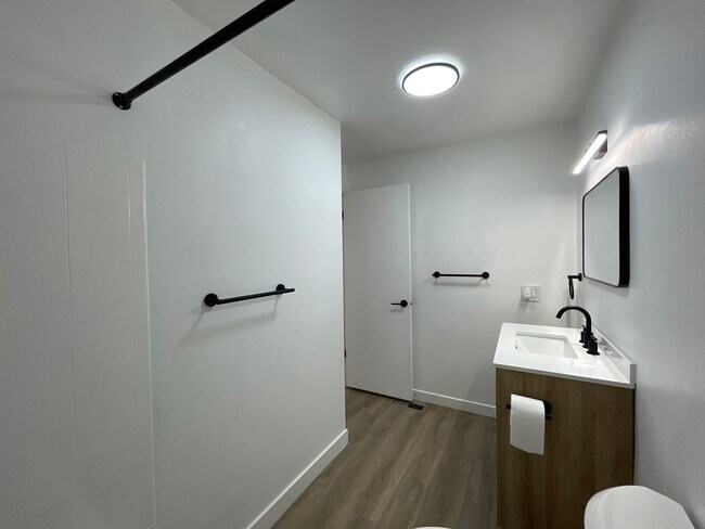 Building Photo - Beautifully Remodeled 2-Bedroom Duplex by Provo River Trail