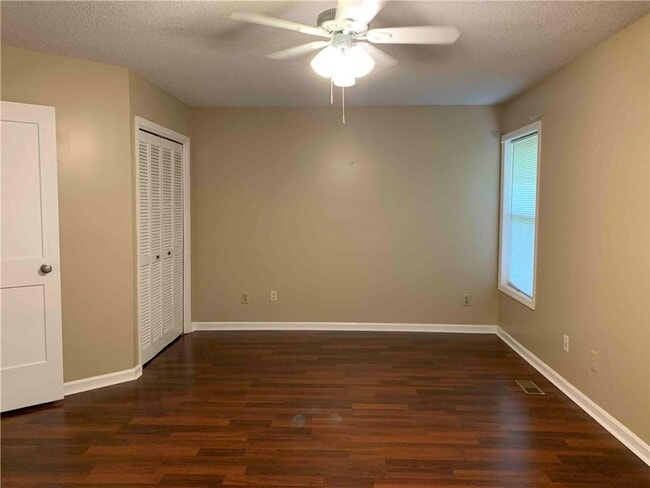 Building Photo - 5166 Laurel Bridge Ct SE
