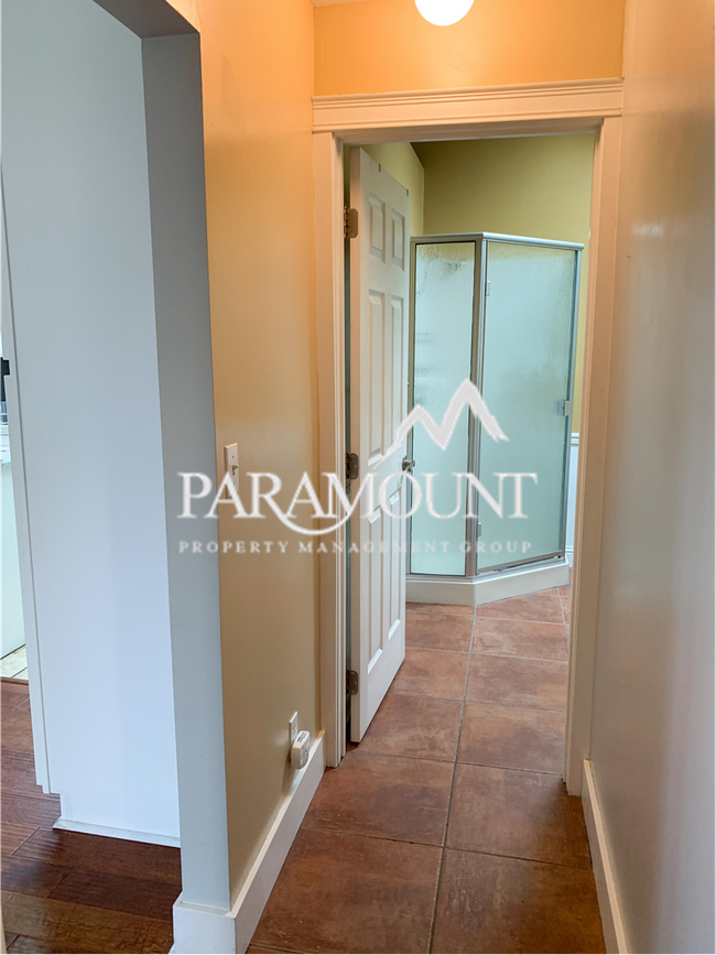 Building Photo - Magnificent Seattle/Water Views in Manches...