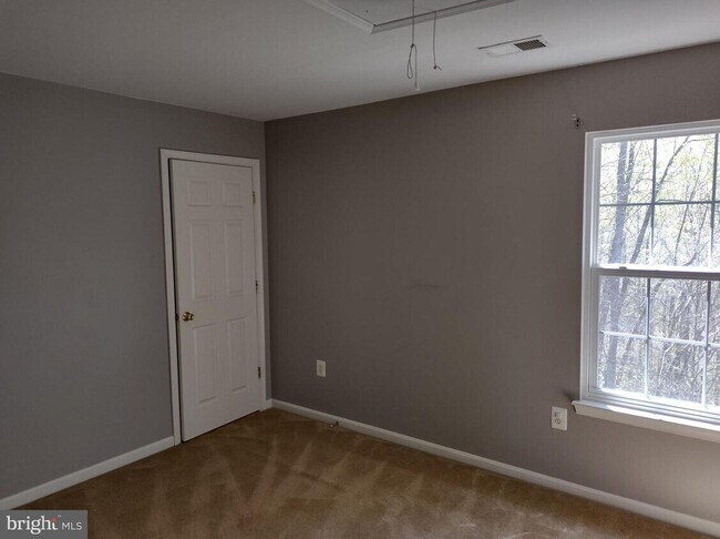 Building Photo - 15200 Chula Pl