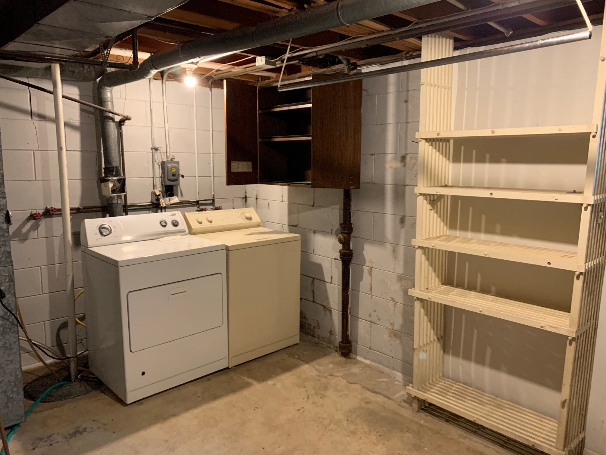 Building Photo - 219 Eisenhower Dr