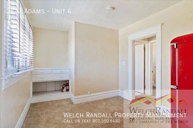 Building Photo - 2547 Adams-Unit 4