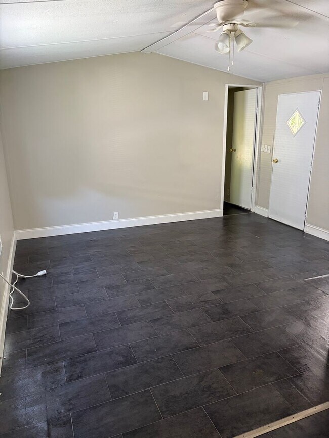 Building Photo - Francis- 707 MH