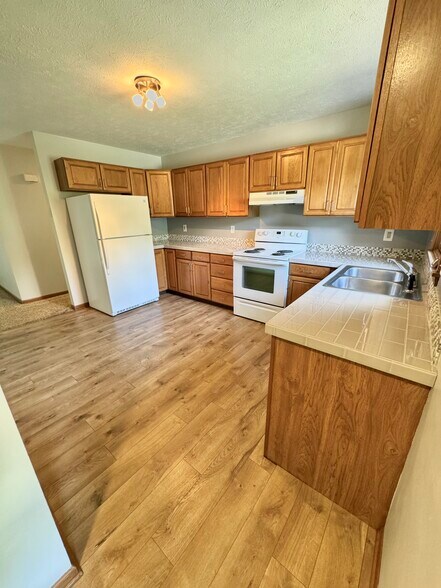 Building Photo - 6791 Pleasantview St NE