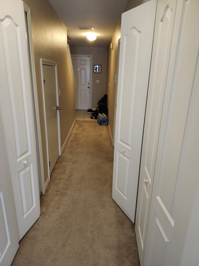 Building Photo - 2521 Lexington Oak Dr