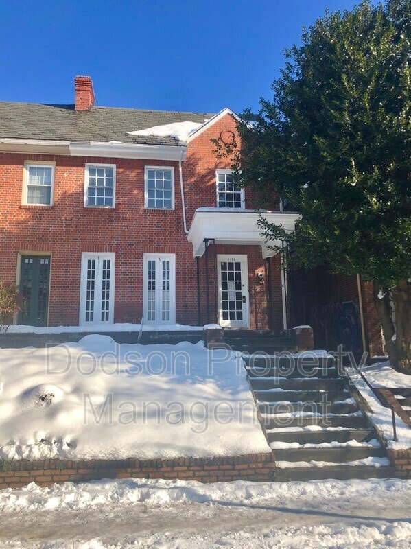 Building Photo - 1130 W Grace St