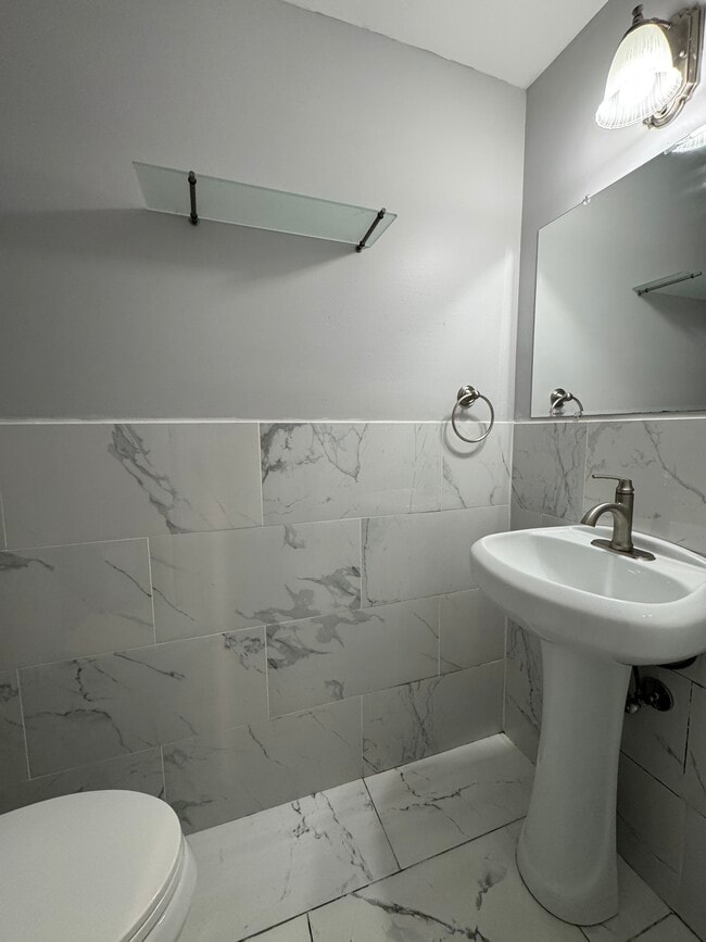 Building Photo - 5585 Hecate Ct