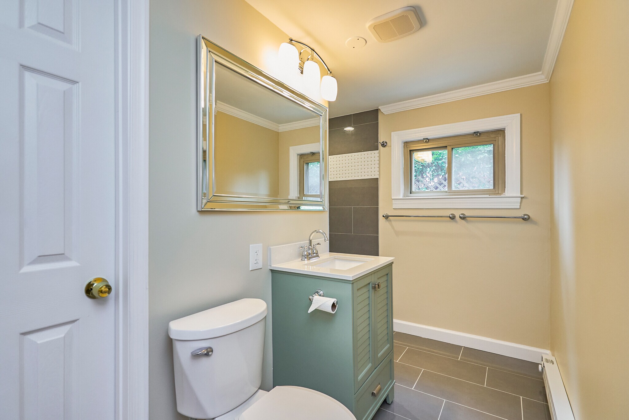 Building Photo - 805 23rd St S