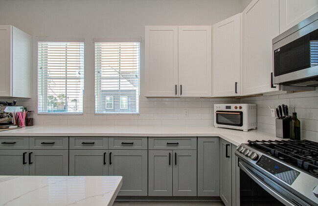 Building Photo - 8325 Springwood Crk Ln