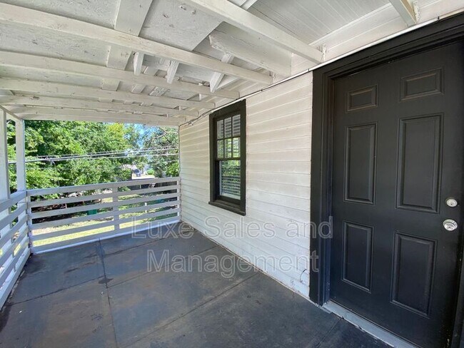 Building Photo - 119 NW 27th St