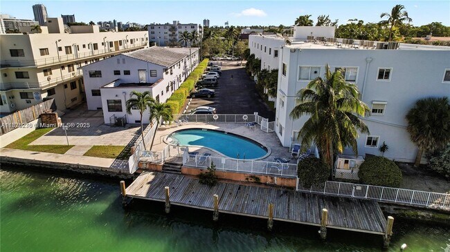 Building Photo - 1185 Marseille Dr