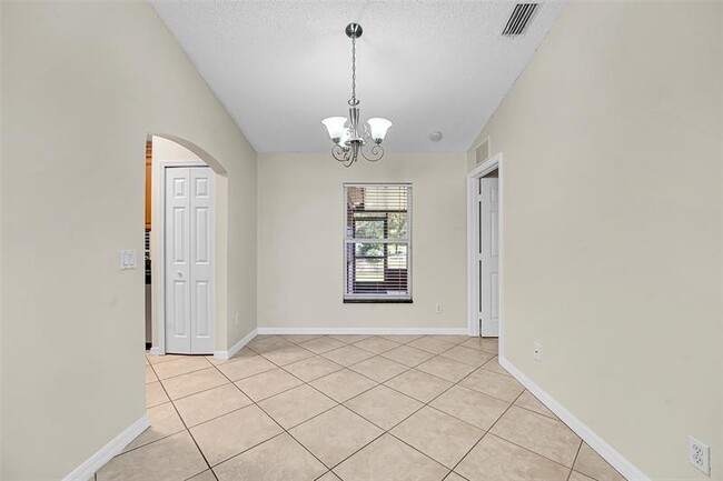 Building Photo - 1332 SW Granville Ave