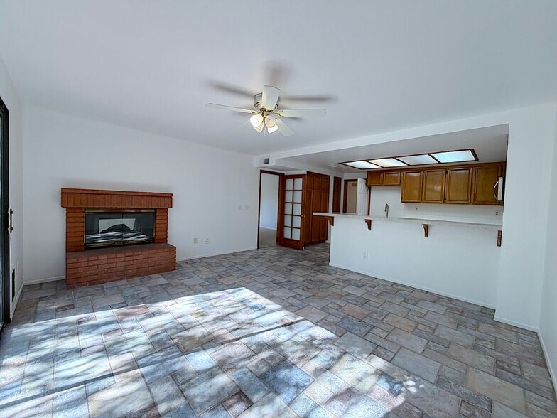 Building Photo - 1548 Vallecito