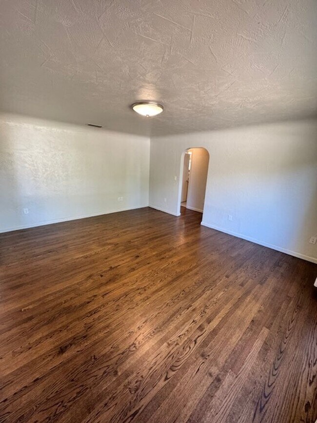 Building Photo - Charming Updated 4-Bedroom Home in the Garden Tract – Hardwood Floors, Central Air, 2-Car Garage ...