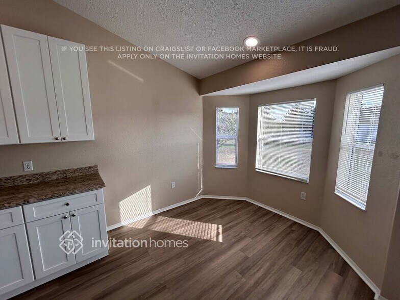 Building Photo - 122 Oak Run Dr