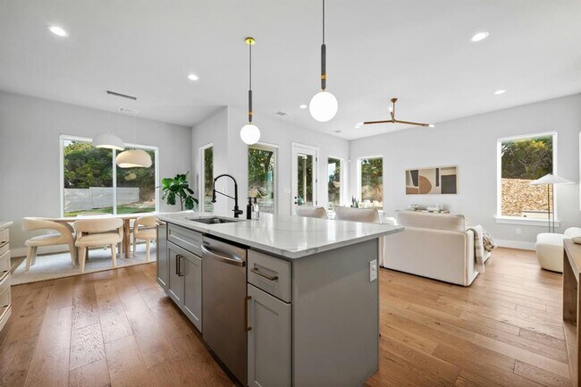 Building Photo - 14908 Oklahoma St