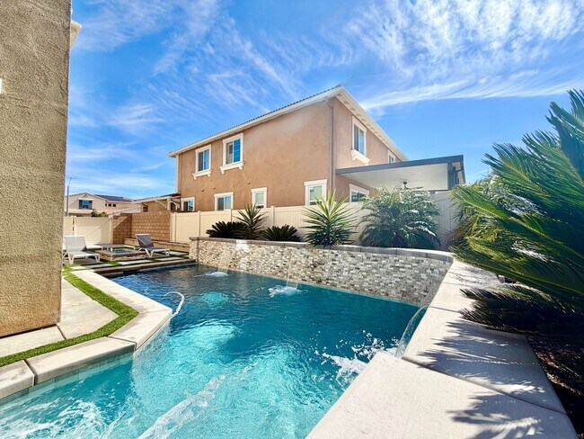 Building Photo - Resort-Style Pool Home with Mother-in-Law Suite,  RV Access & Included SOLAR Near Heritage Lake