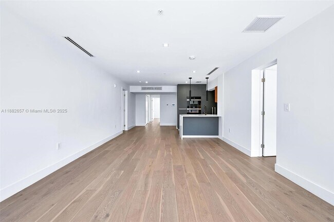 Building Photo - 204 Sunrise Dr