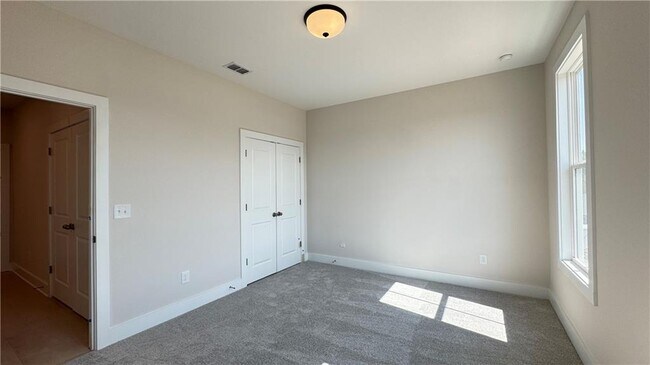 Building Photo - 2694 Evers Dr NE