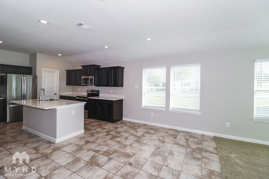 Building Photo - 4605 Elderberry St