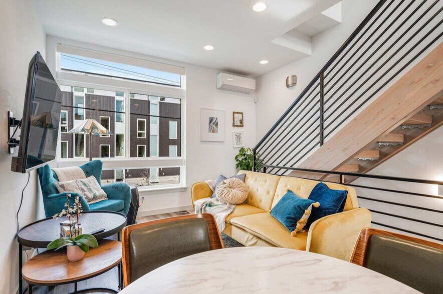 Building Photo - 4613 Dayton Ave N