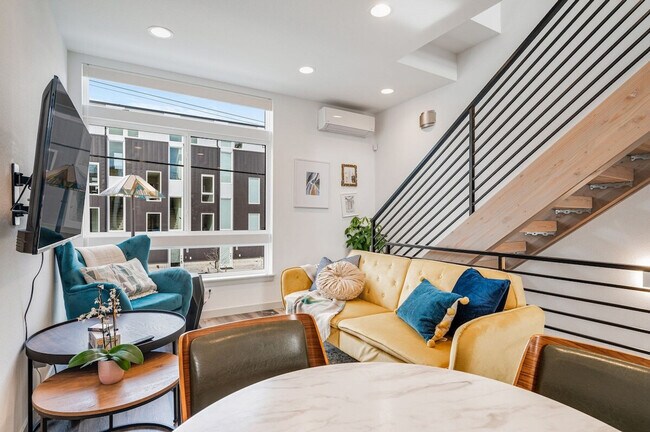 Building Photo - 4806 Dayton Ave N