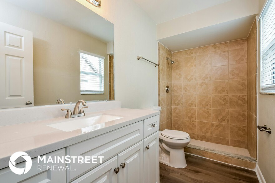 Building Photo - 1820 SE 10th St