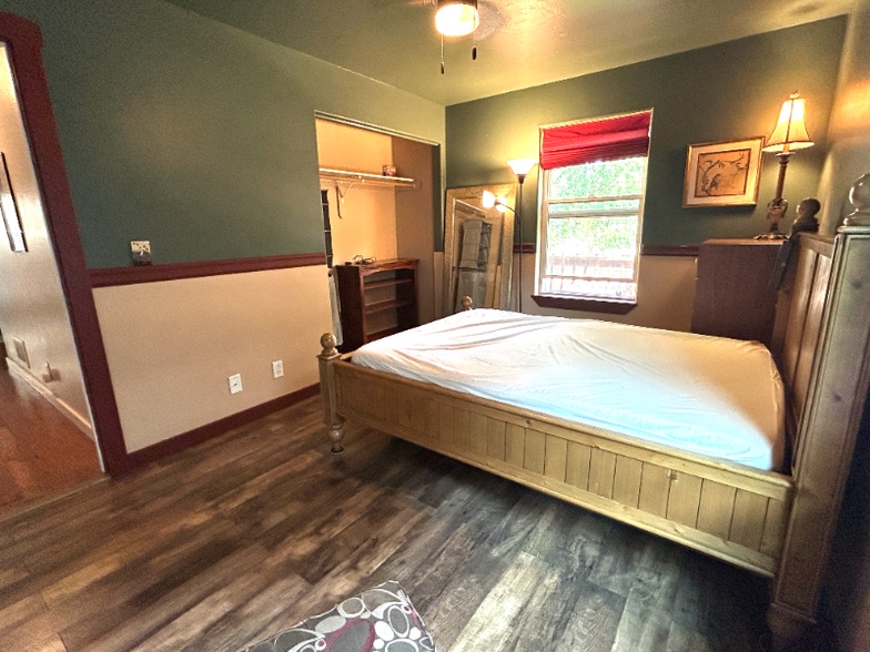 Building Photo - 112 W Dooley Ln