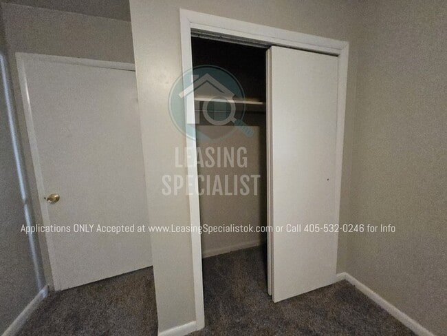 Building Photo - Charming Del City 4 Bed 2 bath!