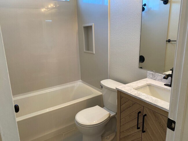 Building Photo - 8765 Clay Glen Way