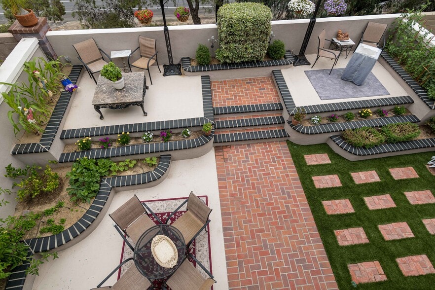 Building Photo - 4623 Da Vinci St