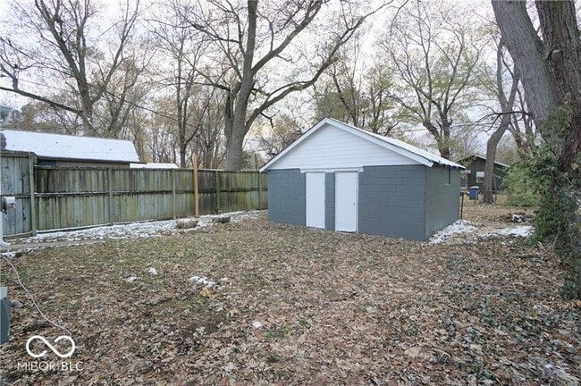 Building Photo - 4842 Hillside Ave