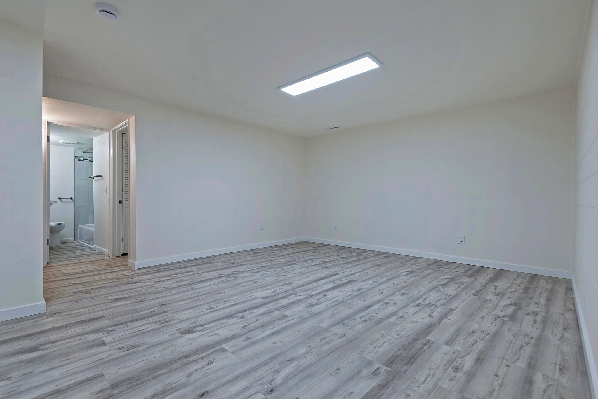 Largest Bedroom 4 Walk In Closet - 2723 S Melbourne St