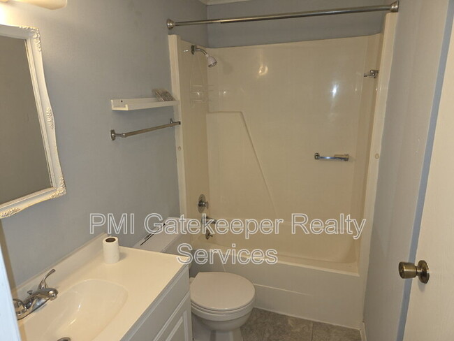 Building Photo - 9539 Olde Woods Dr