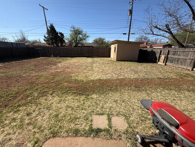 Building Photo - PRE LEASING for fall 2026! 4/2 by LCU!