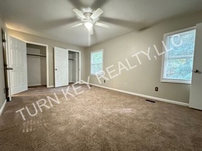 Building Photo - Adorable Townhome for Rent in Cahaba Heigh...