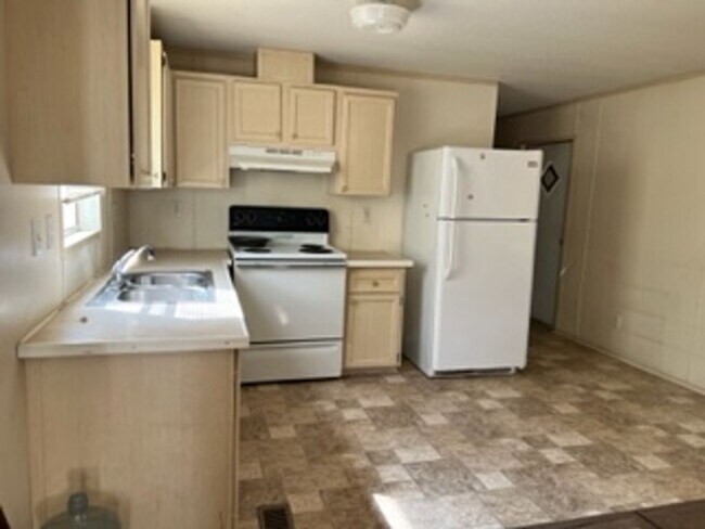 Building Photo - For Lease - 7100 Airline #708 - Midland, TX