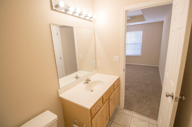 Building Photo - 1881 Field St