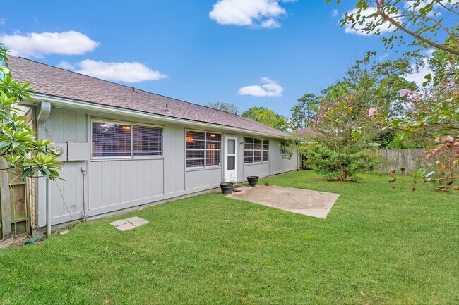 Building Photo - 19819 Lions Gate Ct