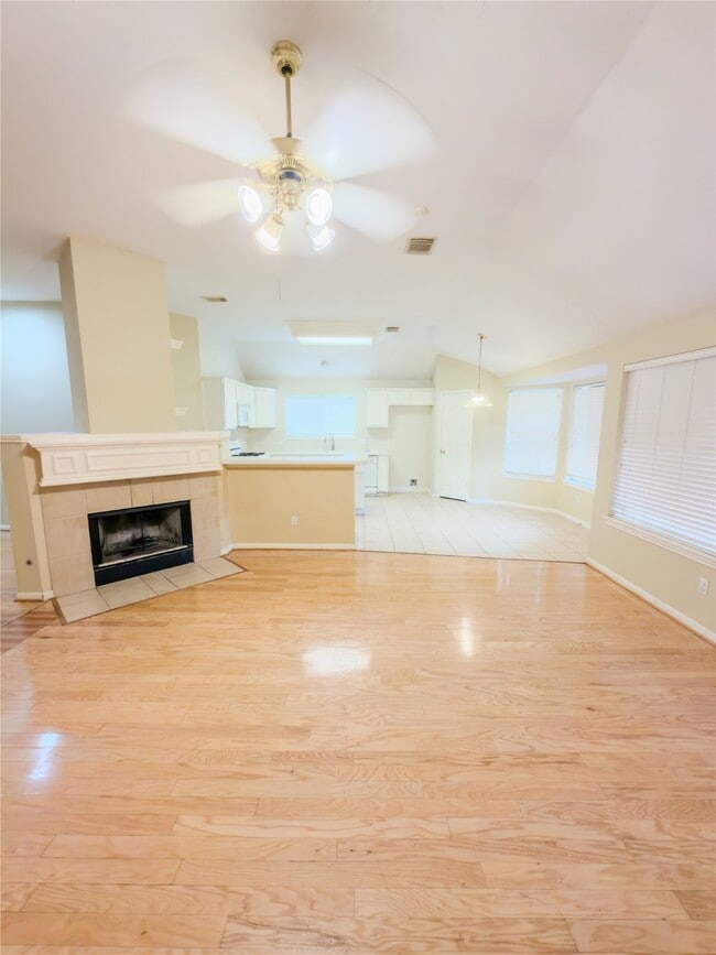 Building Photo - 818 Presley Way