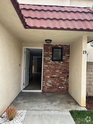 Building Photo - 9950 Reseda Blvd