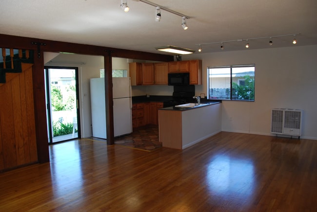 Great Room - 6616 Sabado Tarde Rd