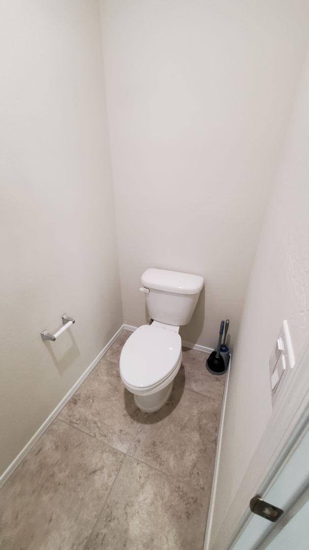 Building Photo - 19 solar panels for low electric bill!