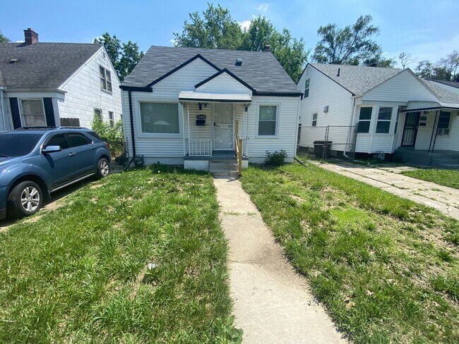 Building Photo - Renovated 3-Bedroom Home – We Welcome Sect...