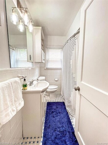 Building Photo - 2108 N Wilson Ave