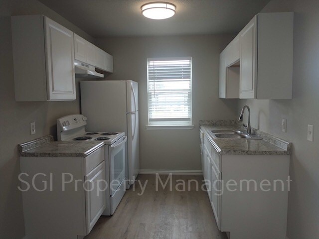 Building Photo - 3602 Mandy Dr